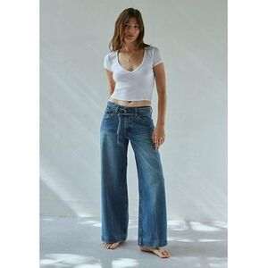 Levi's XL Straight belted jeans with light manufactured distressing